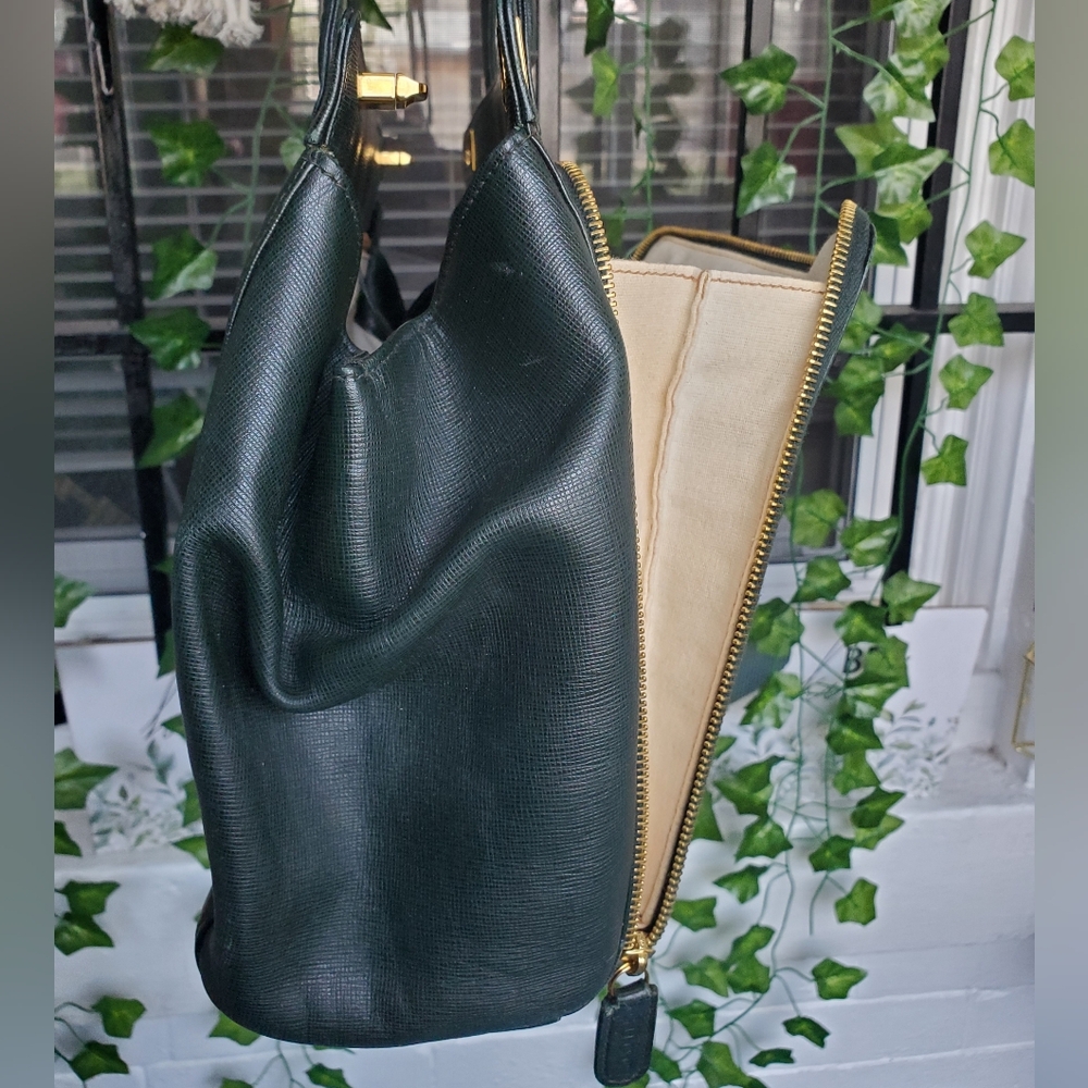 Gucci Structured Green Leather Bag - Picture 15 of 17